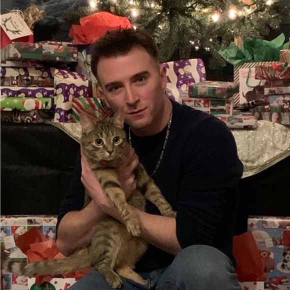 Like this listing for shows! - Picture 7 of 16